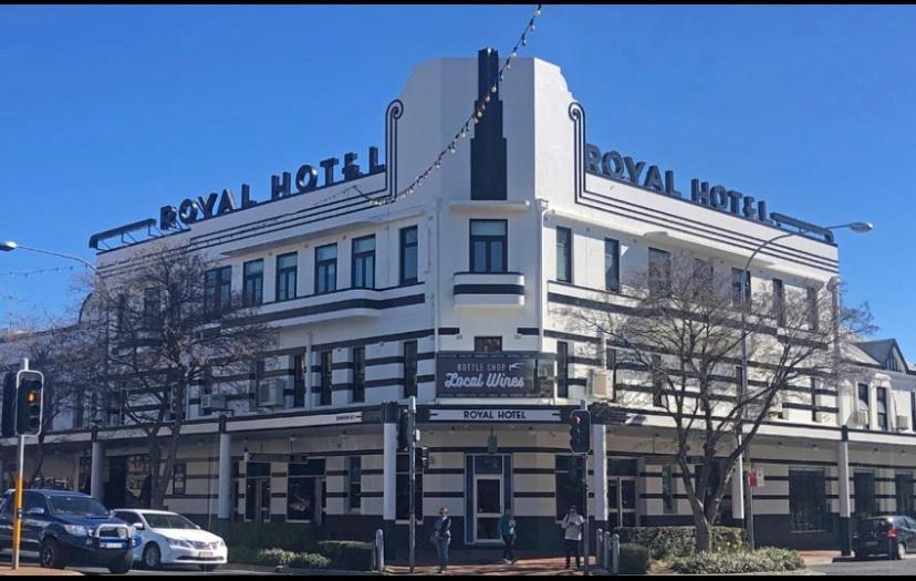 Royal Hotel Orange Luaran gambar